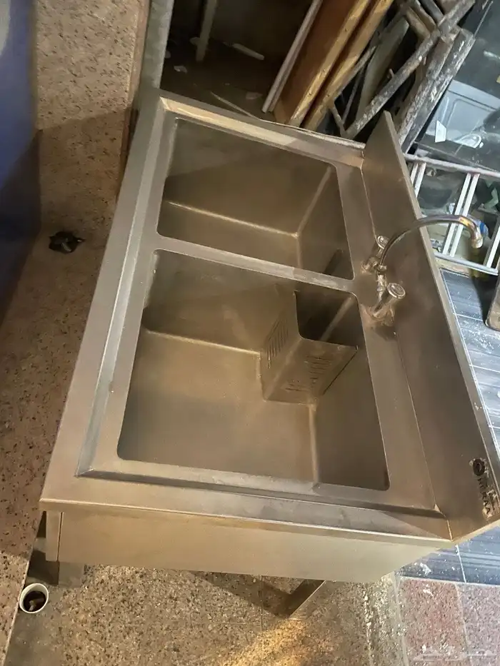 معدمعدات مطعم ومكيفات اسبلت 3