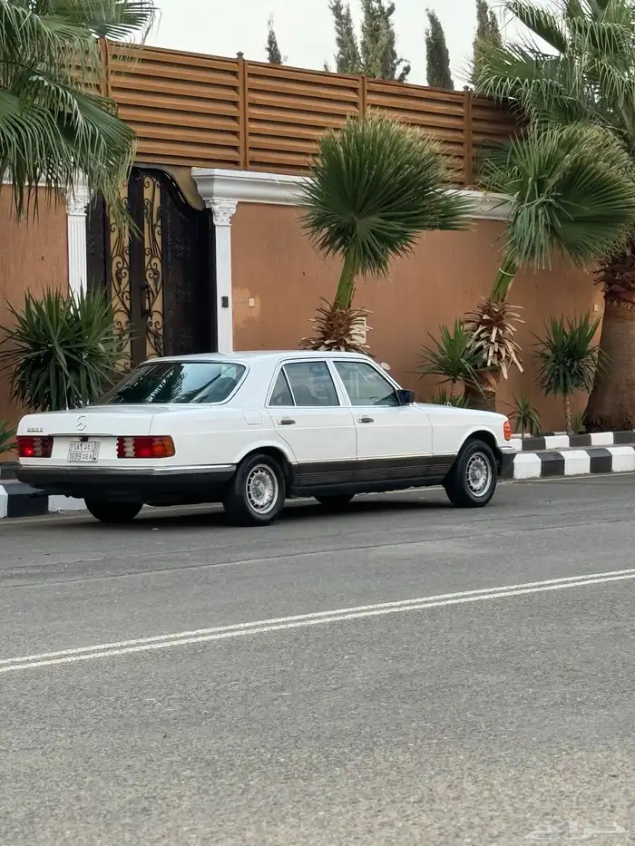 مرسيد بنز S280 كلاسك مخزن قمة في النظافة قير عادي 1985 17
