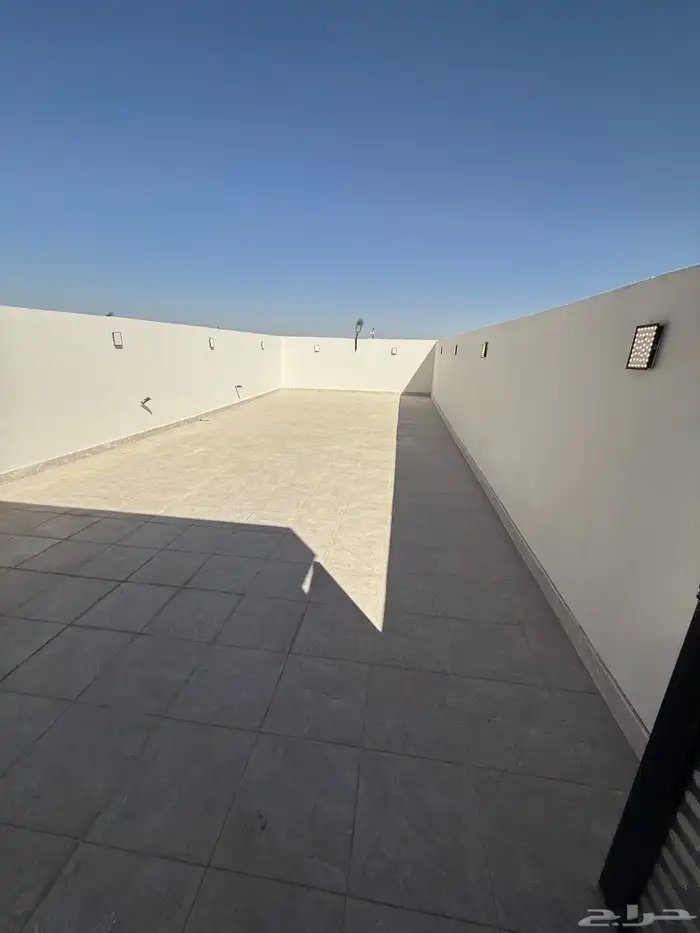 للبيع فلل دورين وملحق vipالإسكان بن بطي طريق ابها الخميس 28