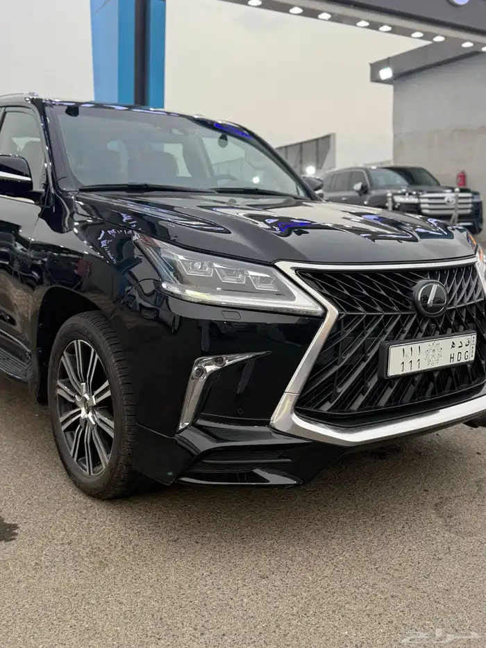 لكزس LX570 موديل 2020 4