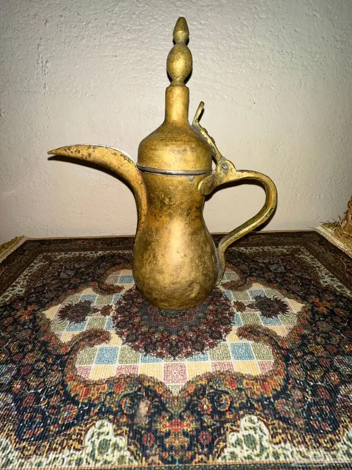 دلة رسلان قديمه تراثيه ختم عمر اليافي 0