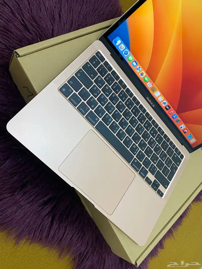 ماك بوك اير M1 لون ذهبي شبه الجديد 16
