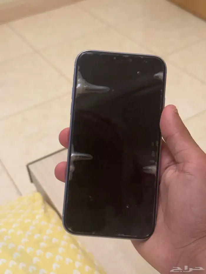 للبيع جوال آيفون 11 4