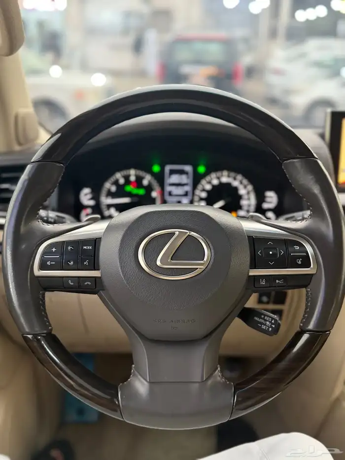 لكزس LX570 موديل 2020 17