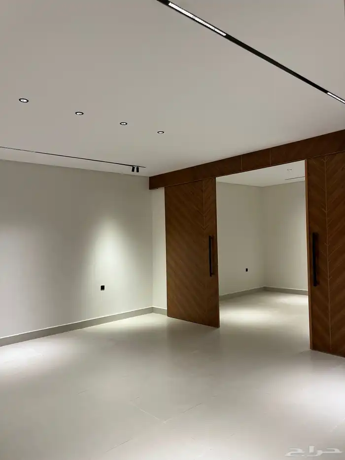 فيلا مساحة 270 م بحي المهدية تصميم مودرن و 7 غرف نوم 5