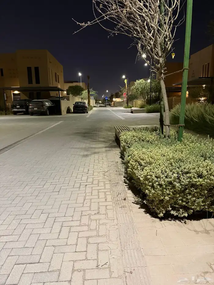 فيلا للإيجار في واجهة روشن - سدرة 56