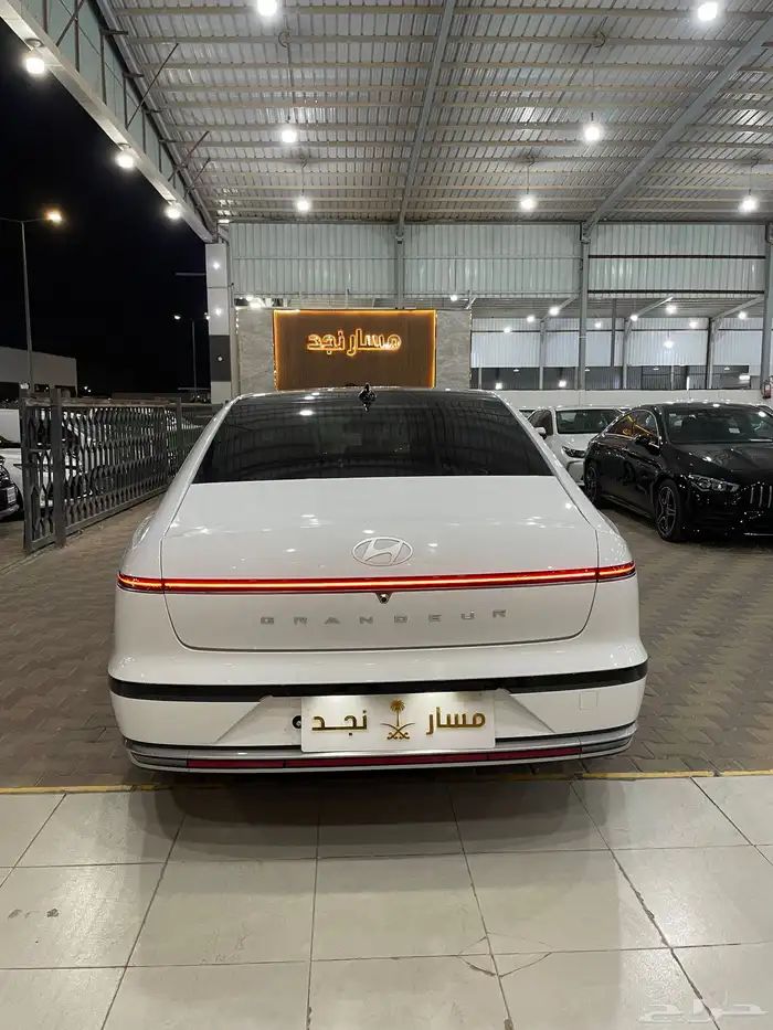 ازيرا موديل 2023 نص فل 9
