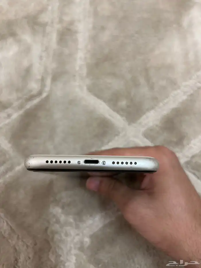 ايفون 11 العادي 4