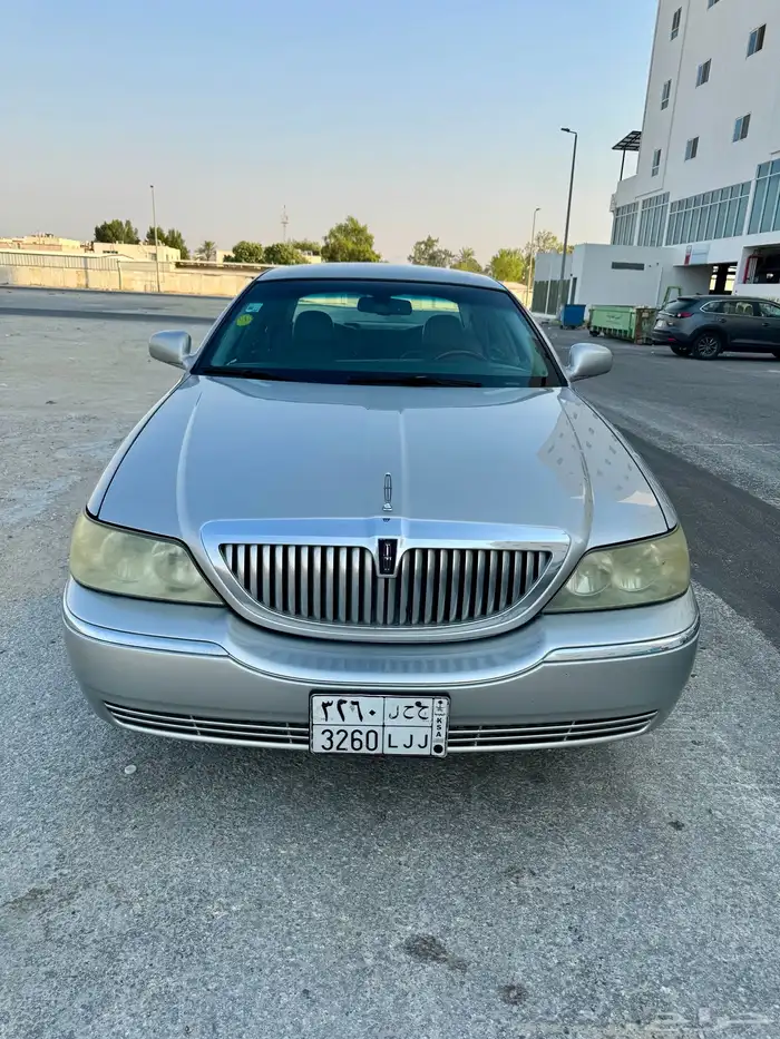 للبيع لنكولن - تاون كار 2008 Signature Limited 3