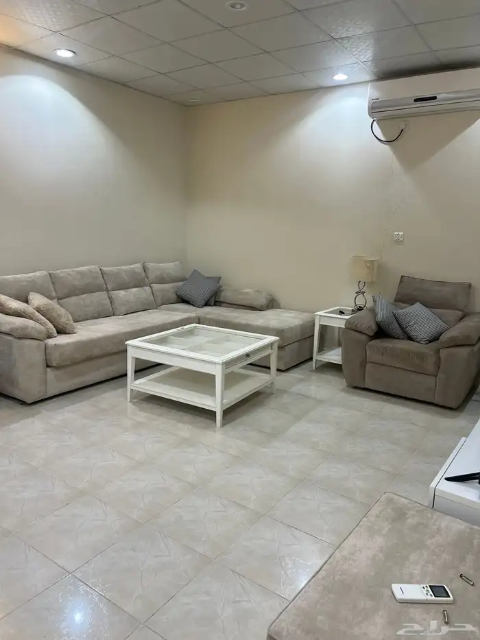 عماره فلا للايجار او للبيع وشقق الباحه حي جفن العقيق 30