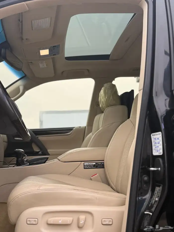 لكزس LX570 موديل 2020 13
