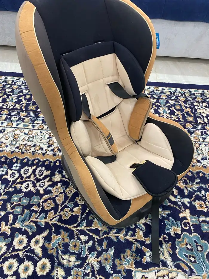مقعد اطفال للسيارة 0