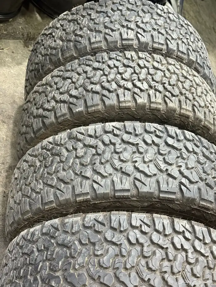 كفرات حجريه شبه جديد نظيفه مقاس 18-65-285 5