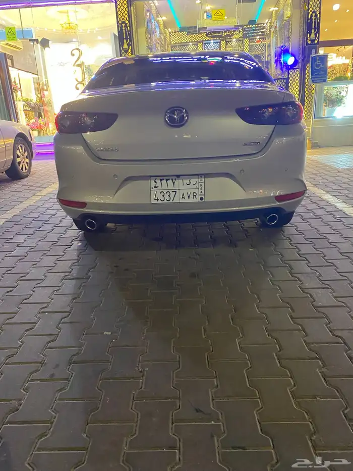 مازدا 3 الحاج حسين لون بيج 3
