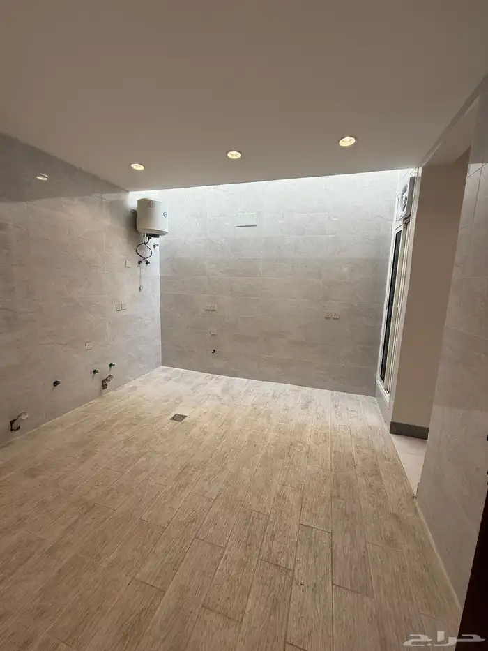 للبيع فلل دورين وملحق vipالإسكان بن بطي طريق ابها الخميس 12