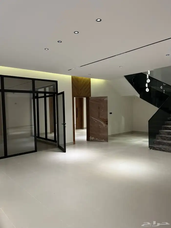 فيلا مساحة 270 م بحي المهدية تصميم مودرن و 7 غرف نوم 10