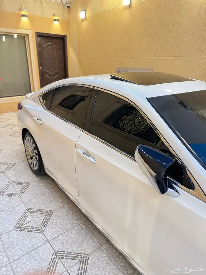 لكزس ES300h 2021 اخو الجديد 13