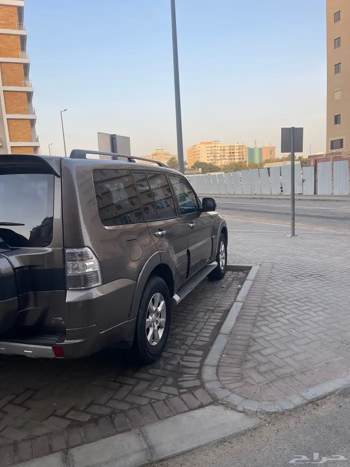 متسوبيشي باجيرو فل كامل ممشى 275 السياره نضيفه منية المستخد 1