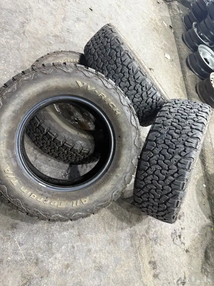 كفرات حجريه شبه جديد نظيفه مقاس 18-65-285 10