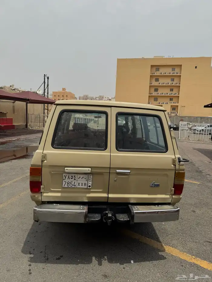 صالون 86 جيب لاندكروزر 3
