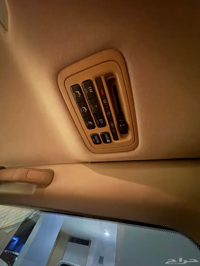 لكزس LX470 موديل 2001 35