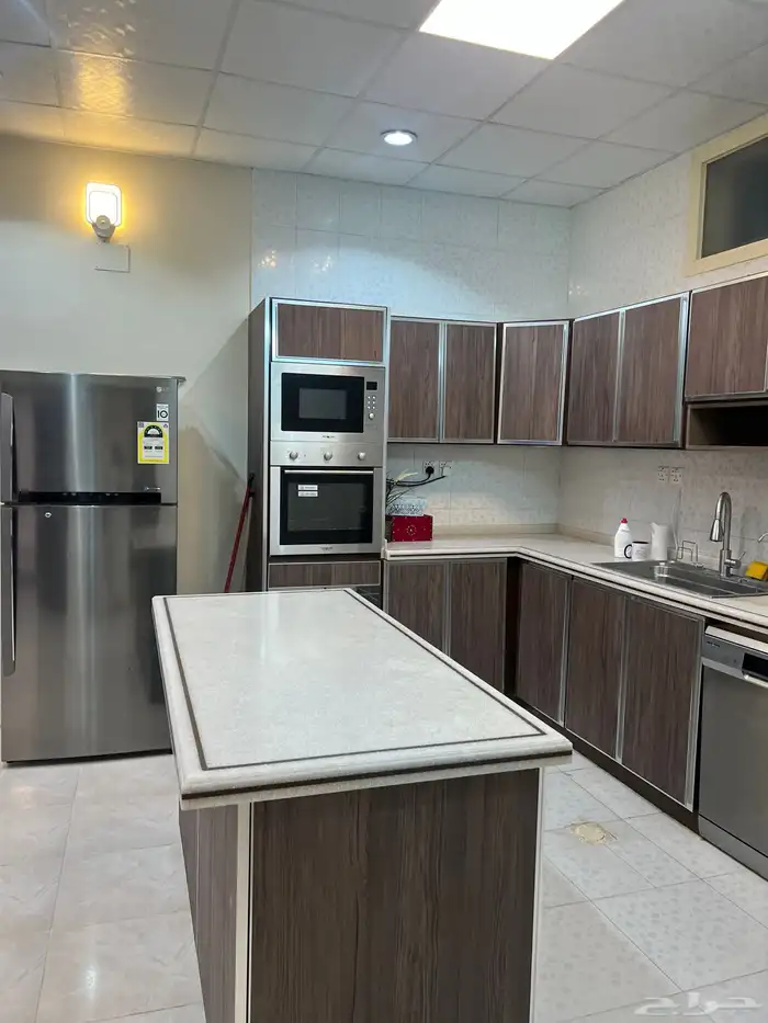 عماره فلا للايجار او للبيع وشقق الباحه حي جفن العقيق 35