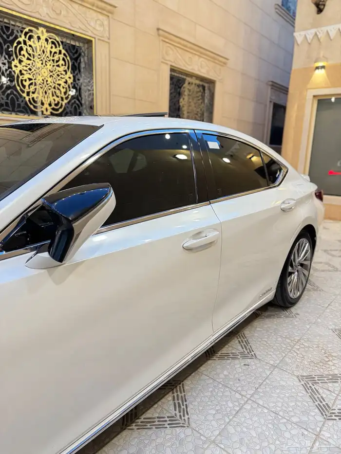 لكزس ES300h 2021 اخو الجديد 2