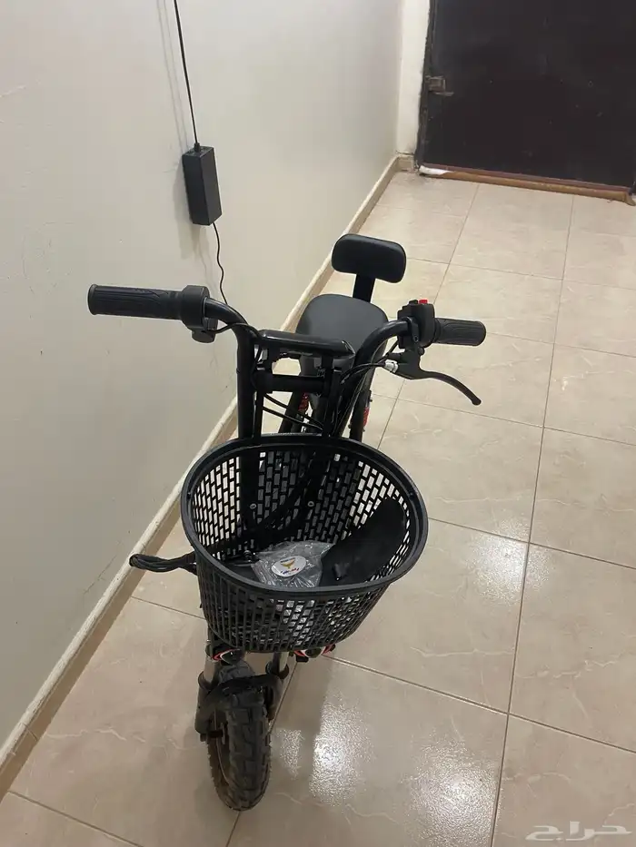 سكوتر كهربائي جديد ما ستخدم له معي ثلث ايام فقط مشروط.حد 2