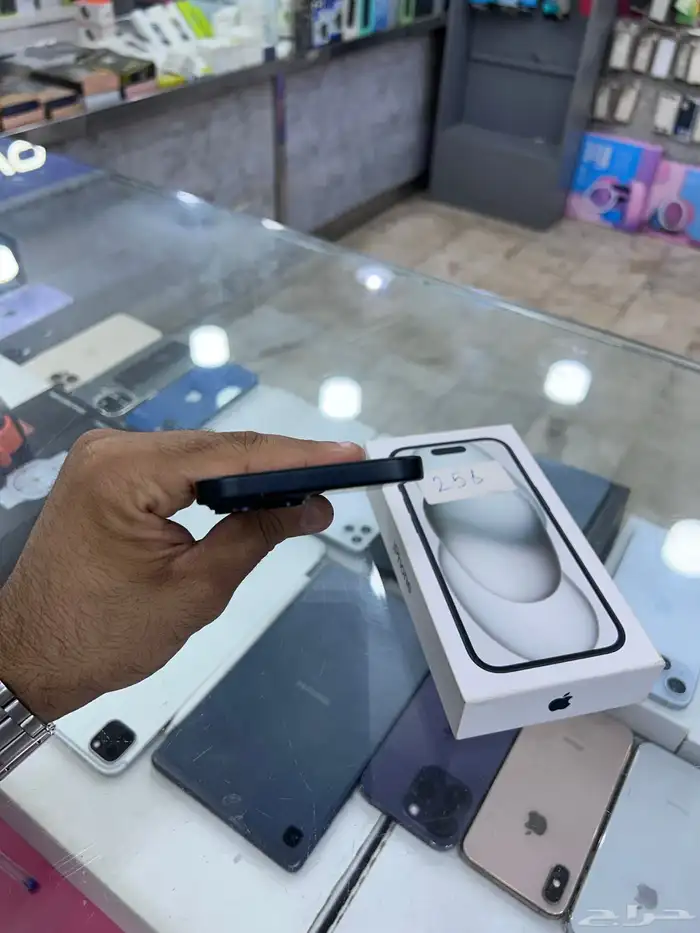 ايفون 15 256GB اخو الجديد 4