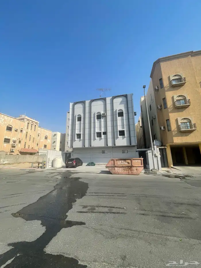 للبيع عماره في حي الروضه 2