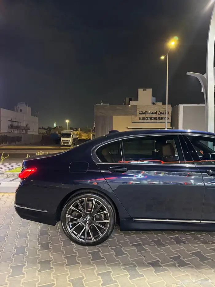 بي ام دبليو الفئة السابعة bmw 730 8