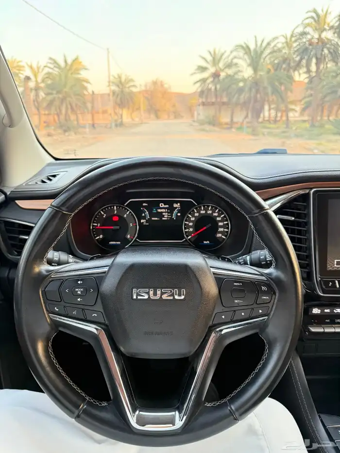 ايسوزوMUX 15
