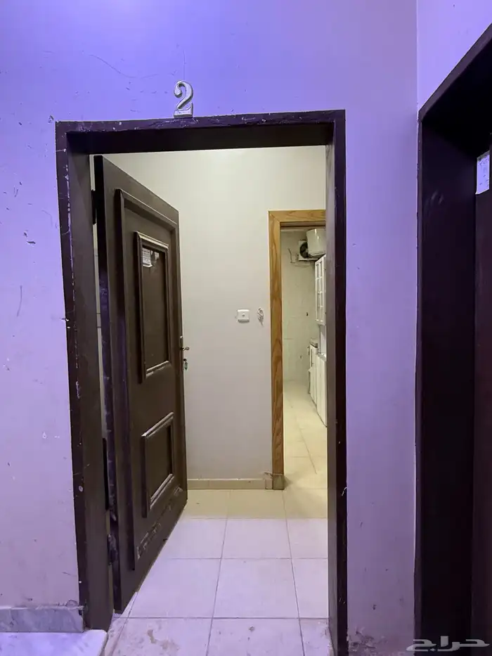 شقه موثثه في فله عوايل الايجار بشهرغرفتين وصاله مطبخ4000 9