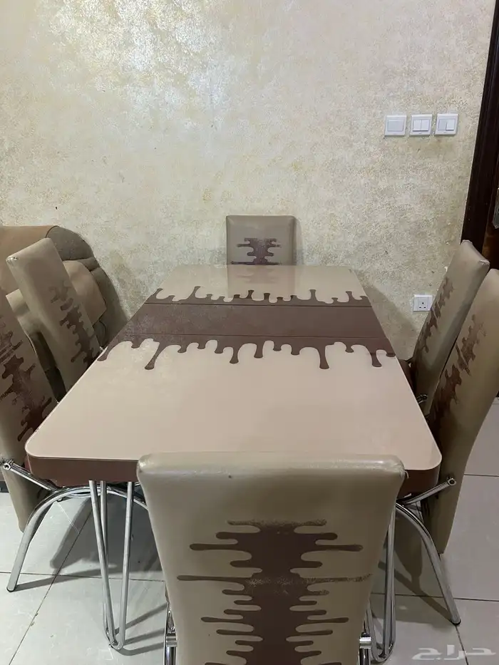 طاولة طعام 1