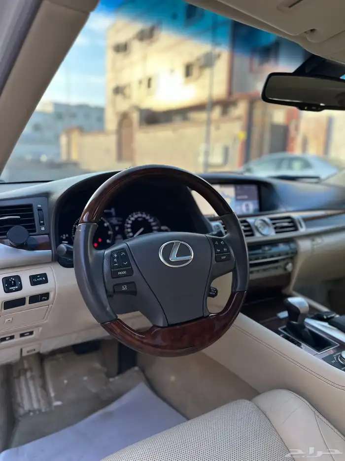 لكزس LS460 شورت فل 2015 8