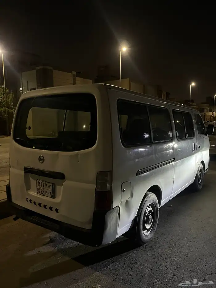 للبيع نيسان اورفان بنزين 5
