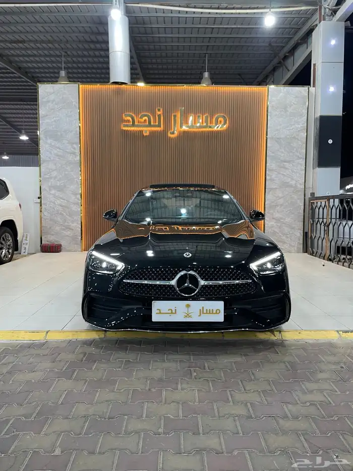 مرسيدس C300 موديل 2023 فل كامل 1