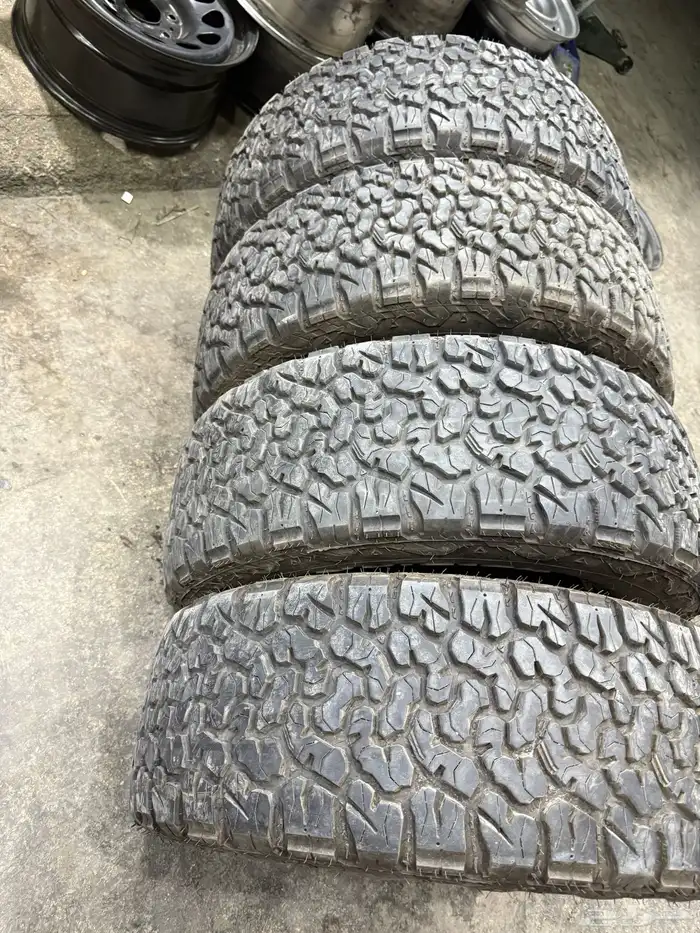 كفرات حجريه شبه جديد نظيفه مقاس 18-65-285 3