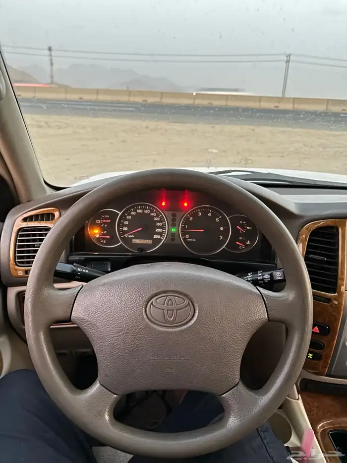لاندكروزر 2005 gxr 8