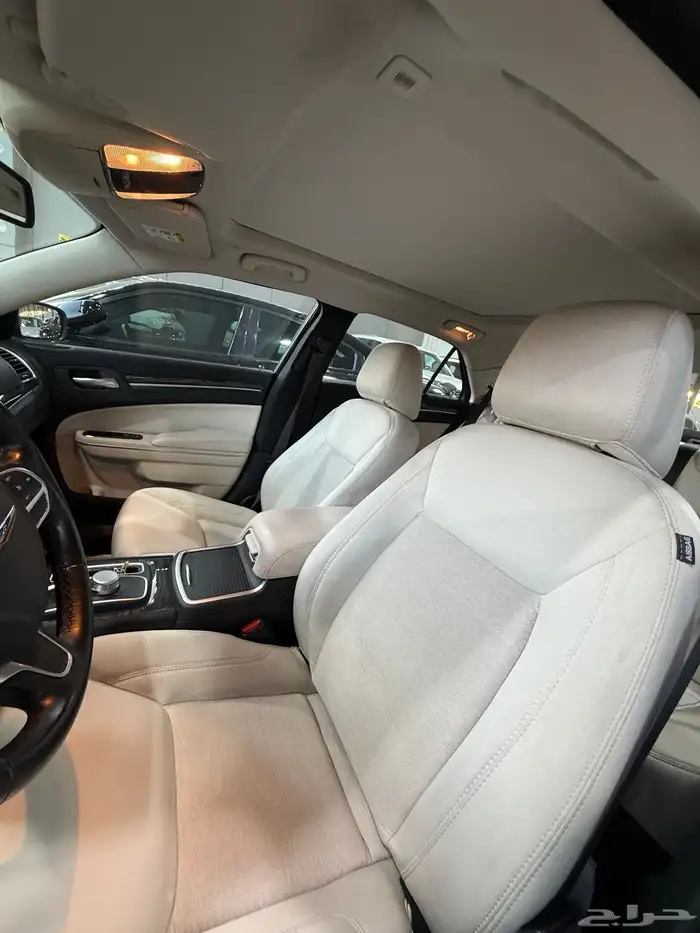 كرايزلر C300 نص فل 2021 هيمي V8 5.7 معرض(الرشيدي) 6