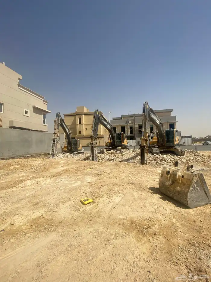 بوكلين حفر وترحيل شمال الرياض 0