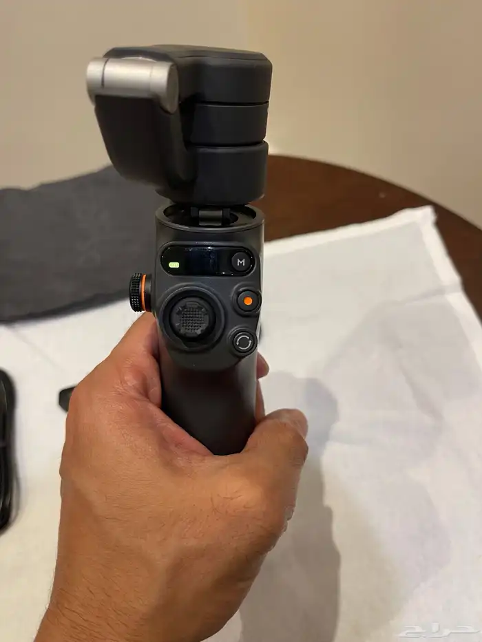 للبيع   مثبت جوال (Gimbal) DJI Osmo Mobile 6 0