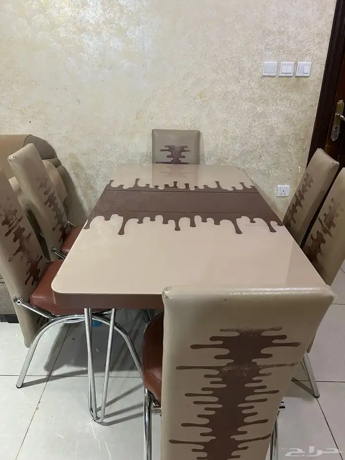 طاولة طعام 0