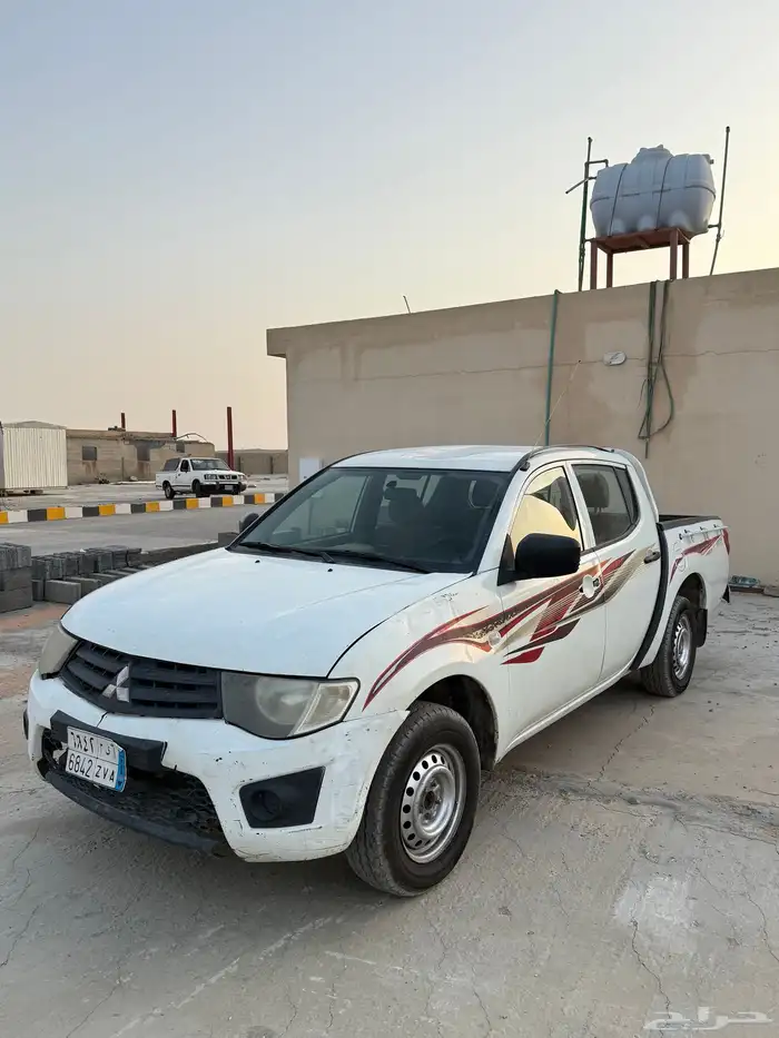ميتسوبيشي غمارتين L200 قير عادي ( بنزين ) 2015 0