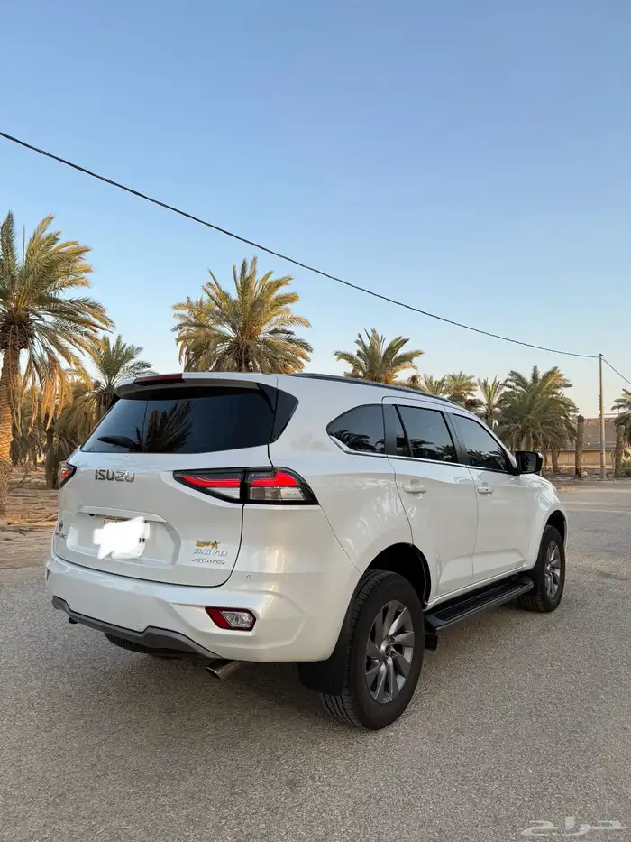 ايسوزوMUX 3