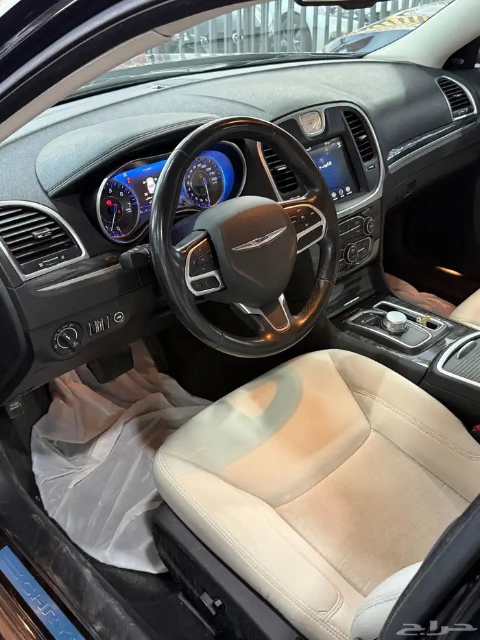 كرايزلر C300 نص فل 2021 هيمي V8 5.7 معرض(الرشيدي) 4