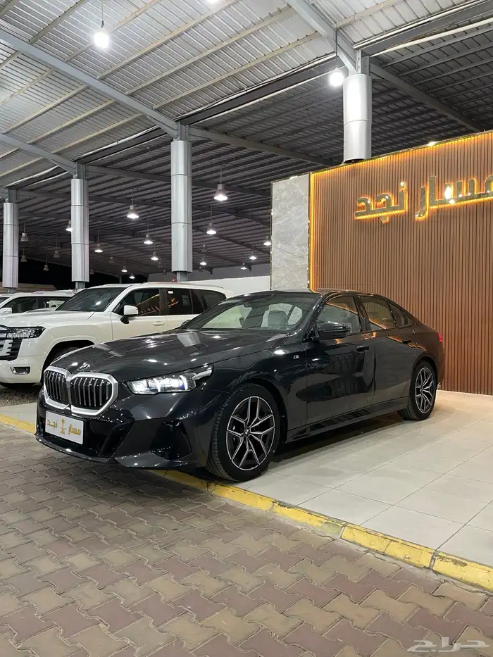 بي ام دبليو 520 موديل 2024 فل كامل Kit M 5