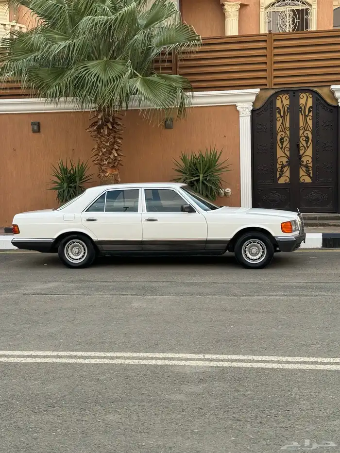 مرسيد بنز S280 كلاسك مخزن قمة في النظافة قير عادي 1985 19