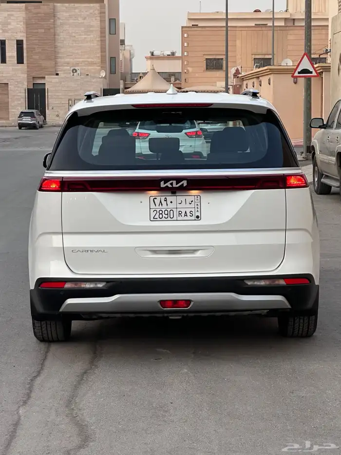 كيا كرنيفال نص فل 2021 ابواب كهرب 6