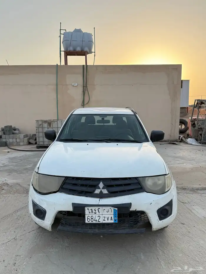 ميتسوبيشي غمارتين L200 قير عادي ( بنزين ) 2015 4